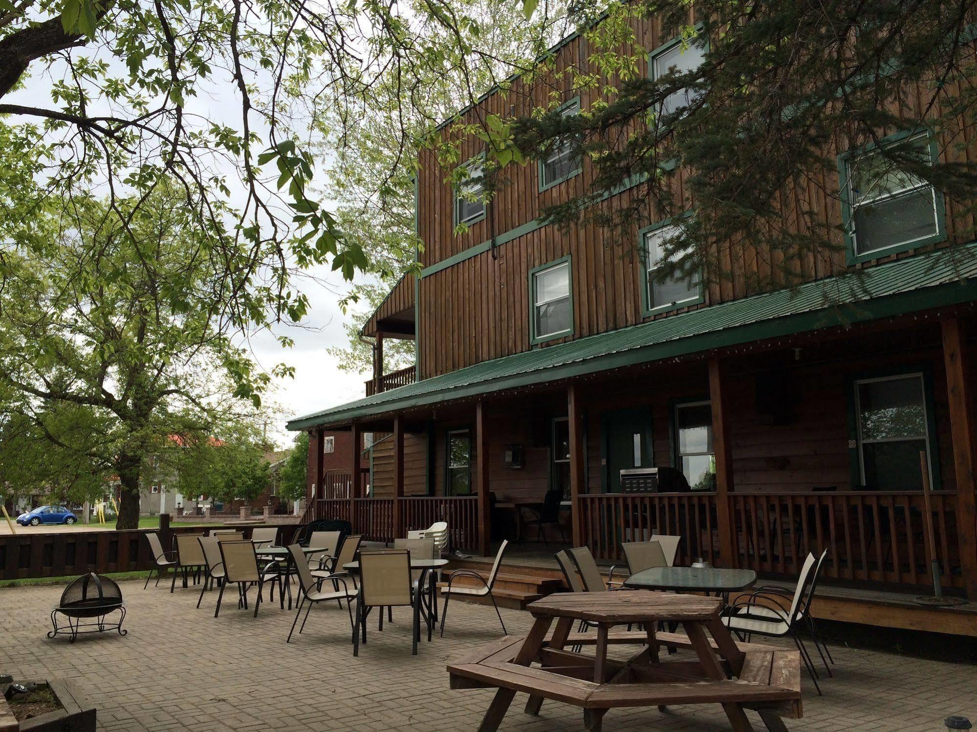 Balmoral Hotel Barrys Bay Exterior photo